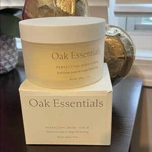 Oak Essentials Perfecting Body Scrub